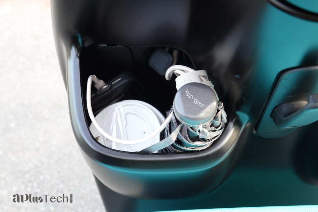 Gogoro Luna 雙杯架空間