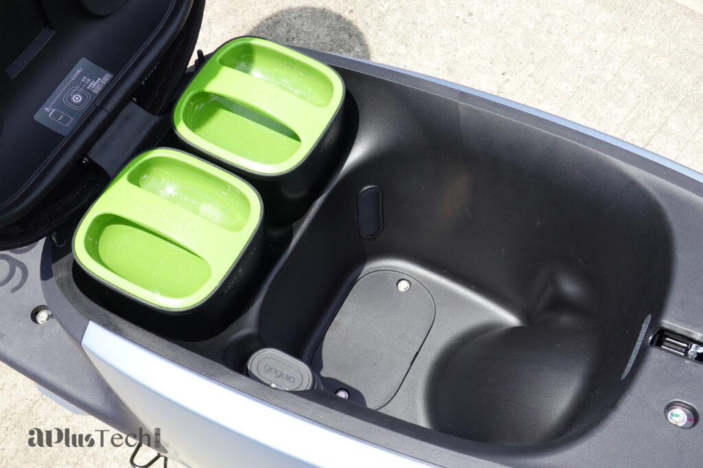 Gogoro Luna 後車廂空間