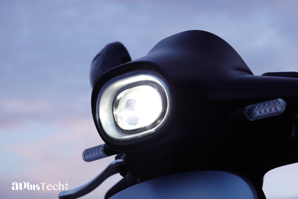 Gogoro Luna 頭燈