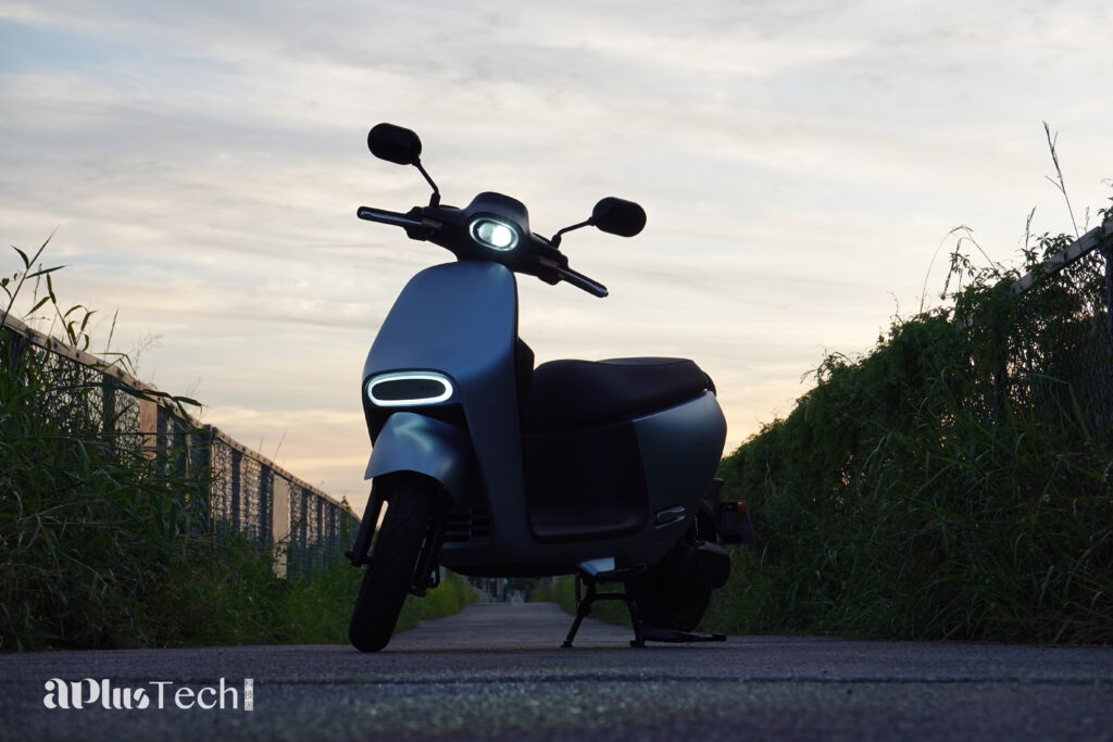 Gogoro Luna 全車正面